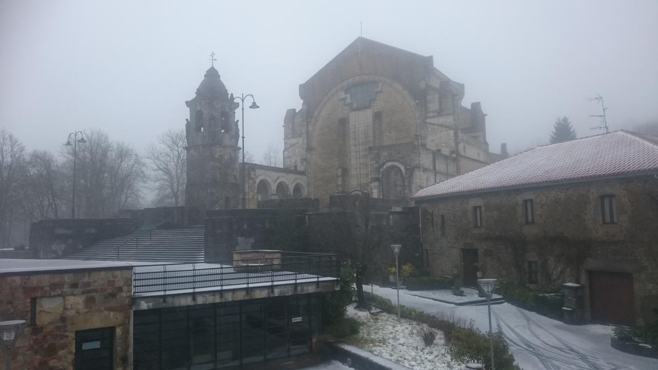 Hotel Santuario Urkiola - Lagunetxea Urquiola エクステリア 写真